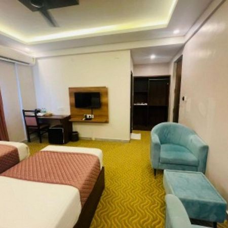Vovo Hotels Yelahanka Zewnętrze zdjęcie