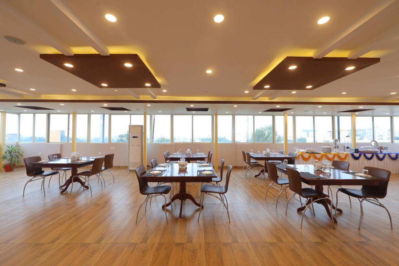 Vovo Hotels Yelahanka Zewnętrze zdjęcie