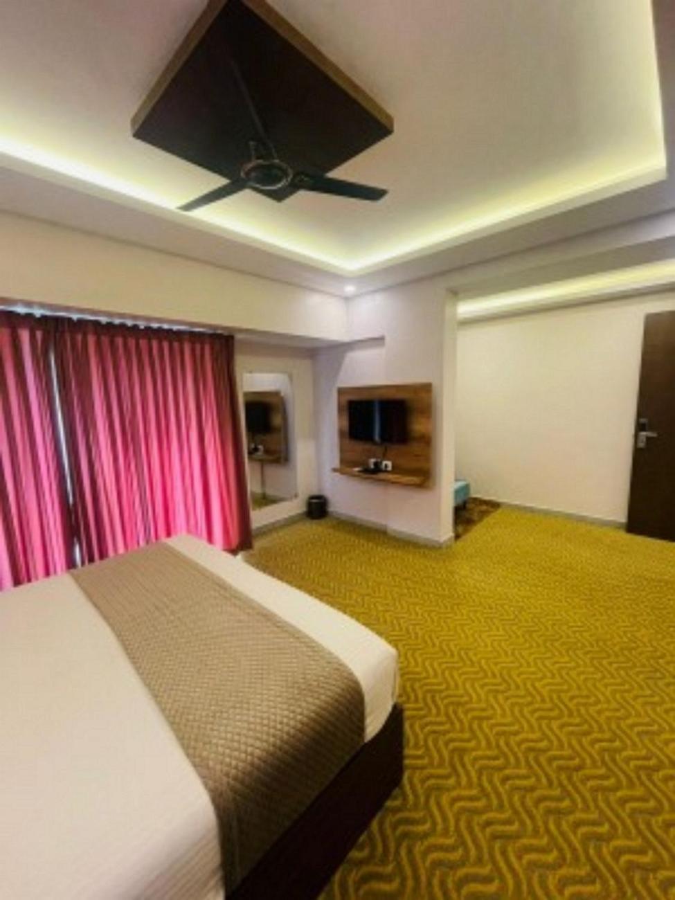 Vovo Hotels Yelahanka Zewnętrze zdjęcie