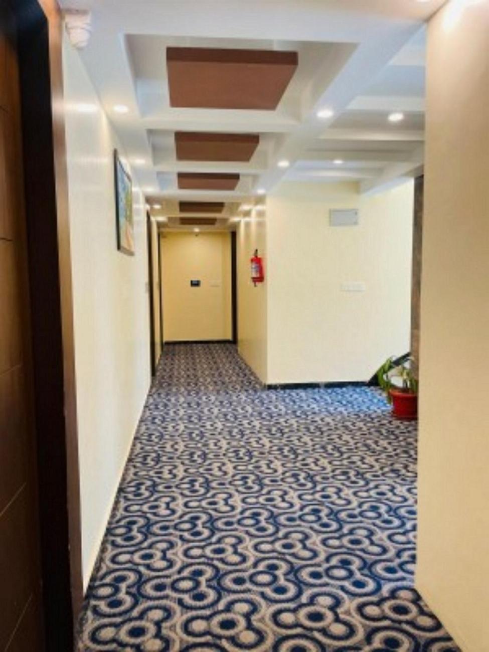Vovo Hotels Yelahanka Zewnętrze zdjęcie