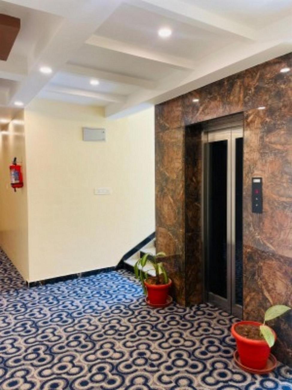 Vovo Hotels Yelahanka Zewnętrze zdjęcie