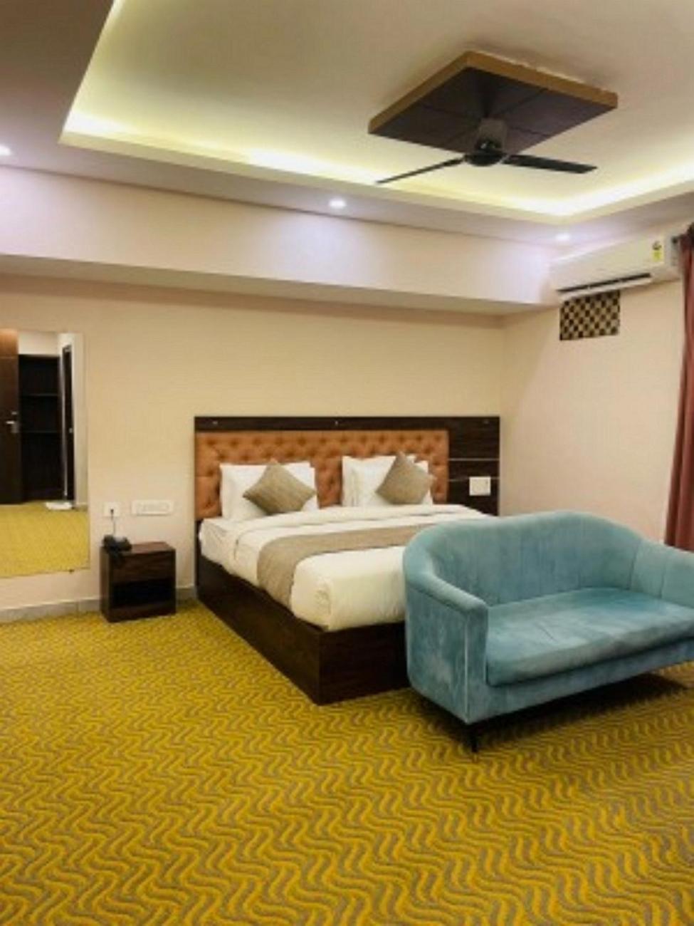 Vovo Hotels Yelahanka Zewnętrze zdjęcie