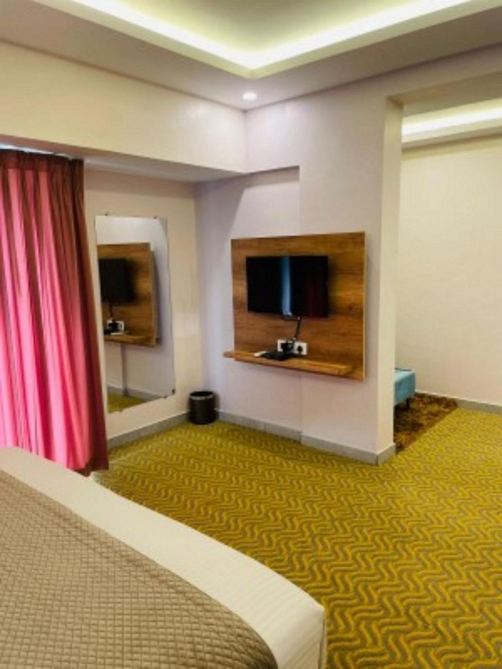 Vovo Hotels Yelahanka Zewnętrze zdjęcie