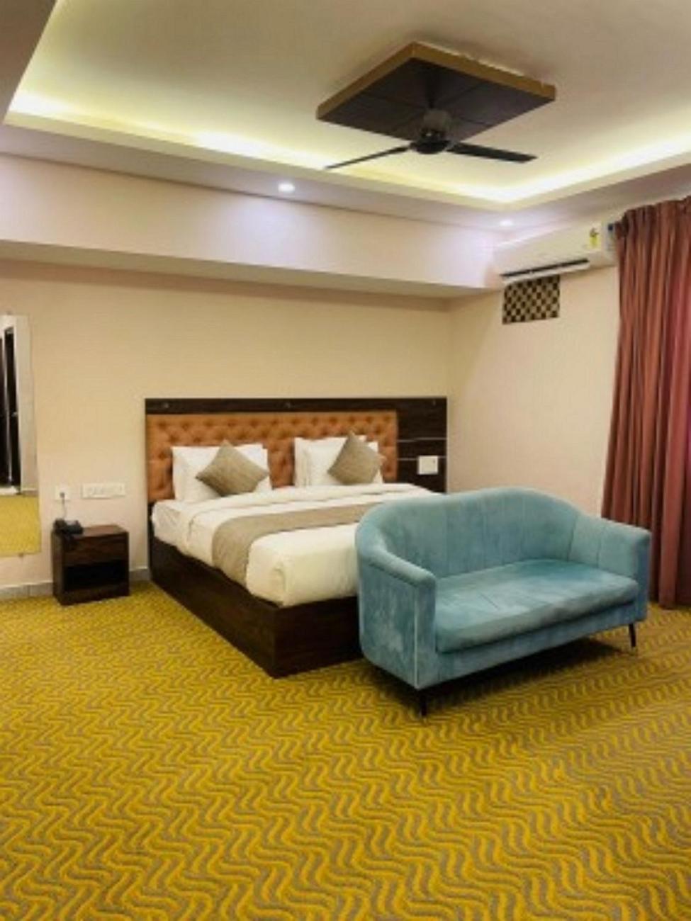 Vovo Hotels Yelahanka Zewnętrze zdjęcie