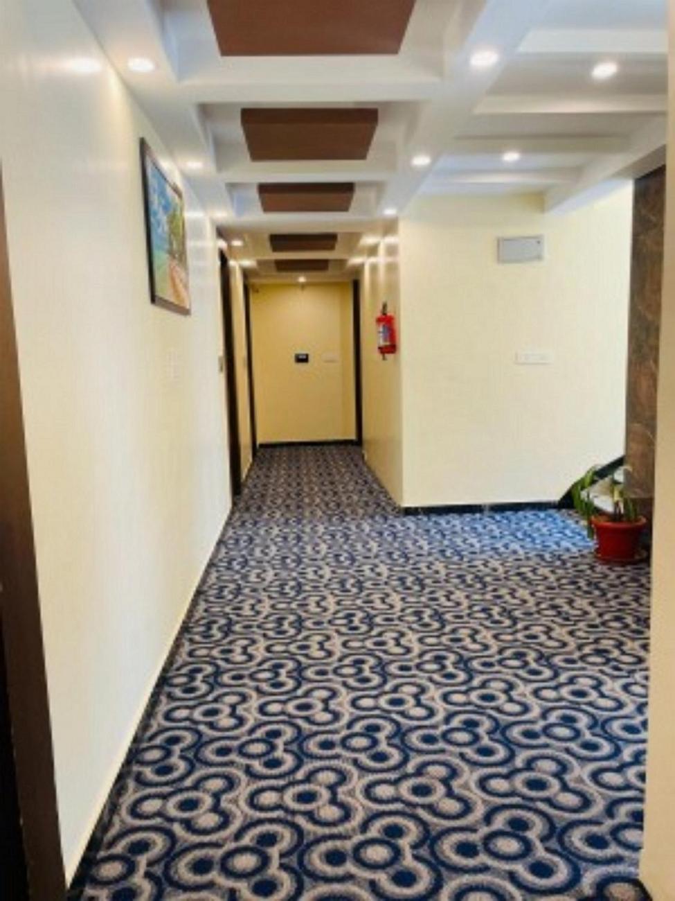 Vovo Hotels Yelahanka Zewnętrze zdjęcie