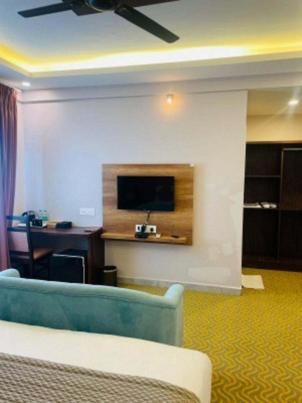 Vovo Hotels Yelahanka Zewnętrze zdjęcie