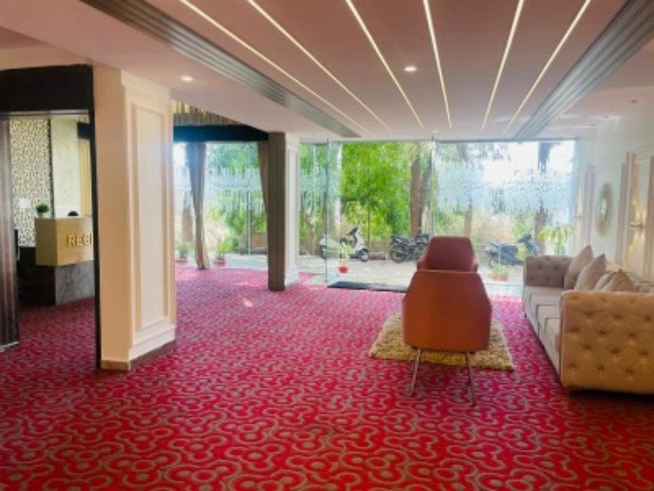 Vovo Hotels Yelahanka Zewnętrze zdjęcie