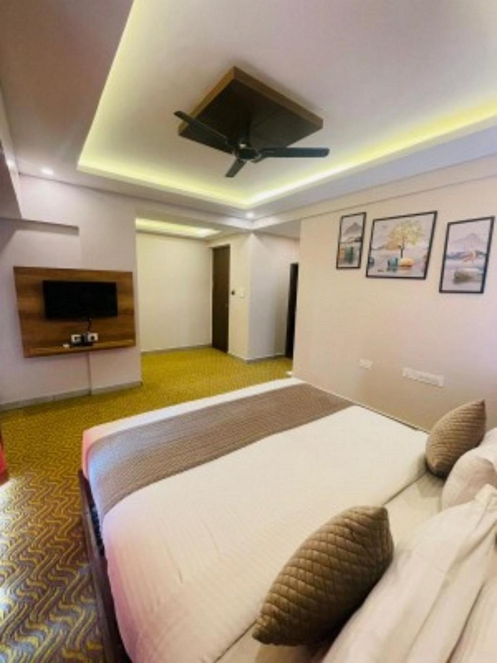 Vovo Hotels Yelahanka Zewnętrze zdjęcie