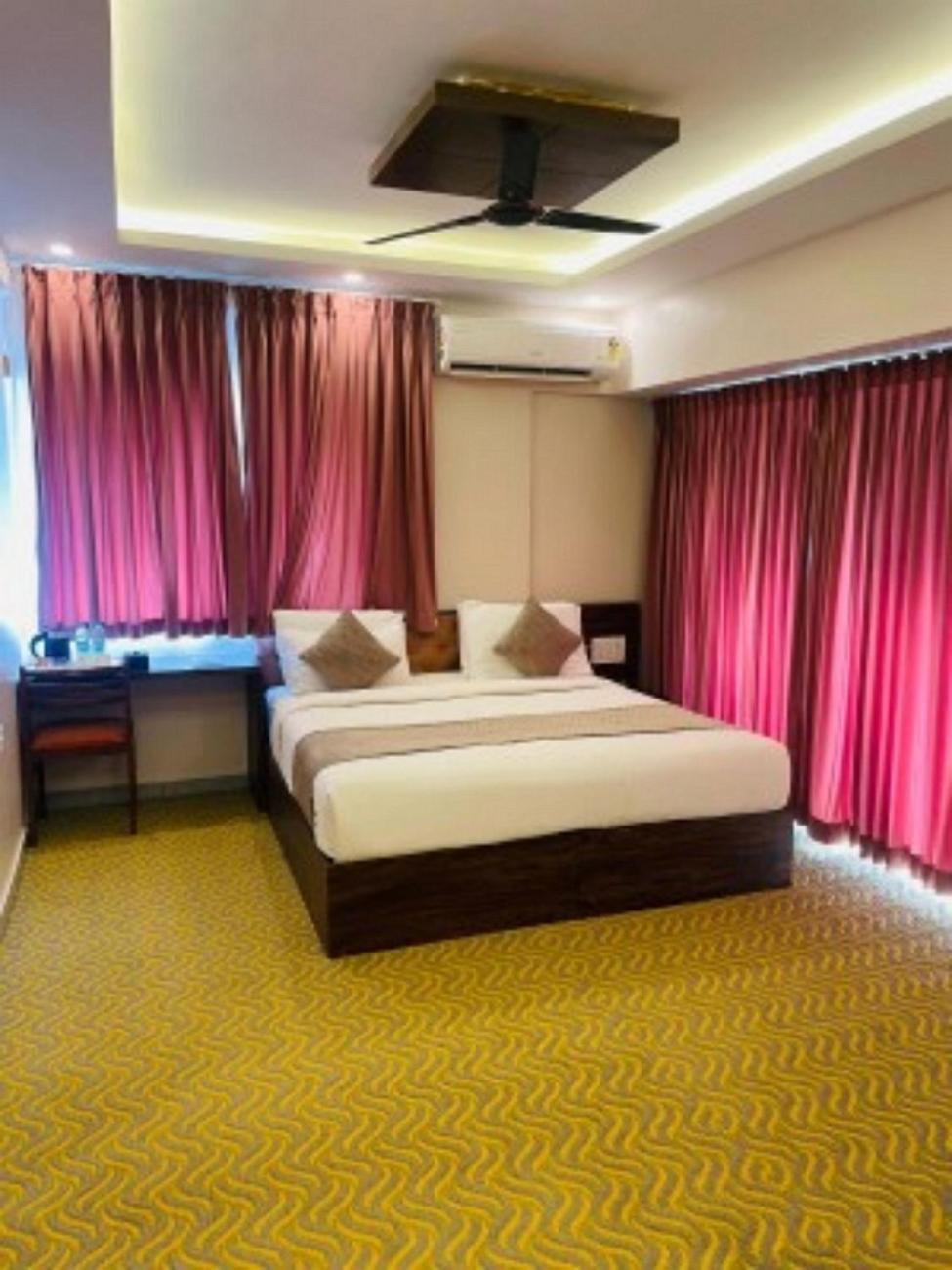 Vovo Hotels Yelahanka Zewnętrze zdjęcie