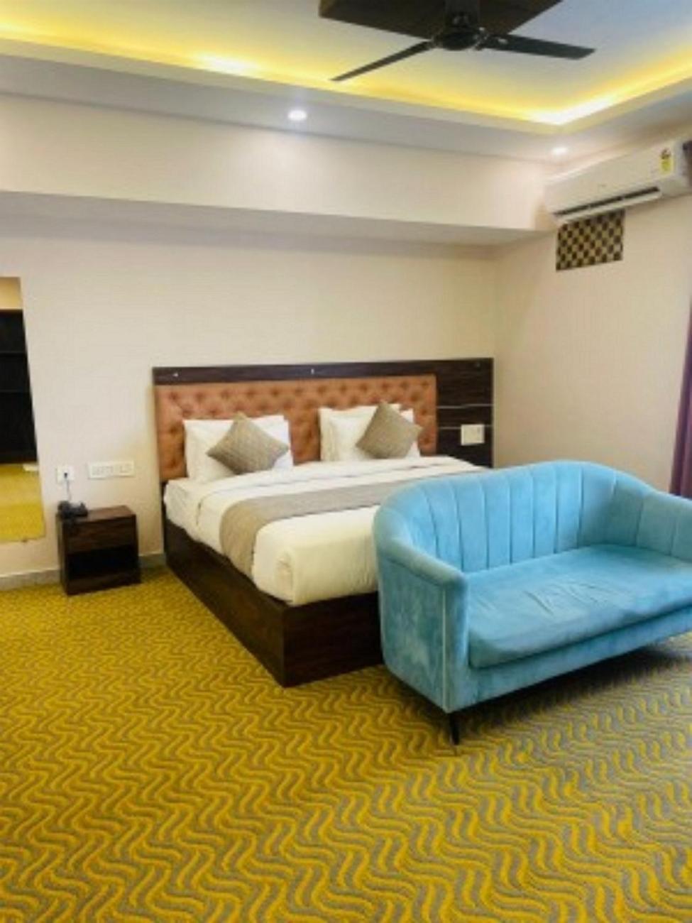 Vovo Hotels Yelahanka Zewnętrze zdjęcie